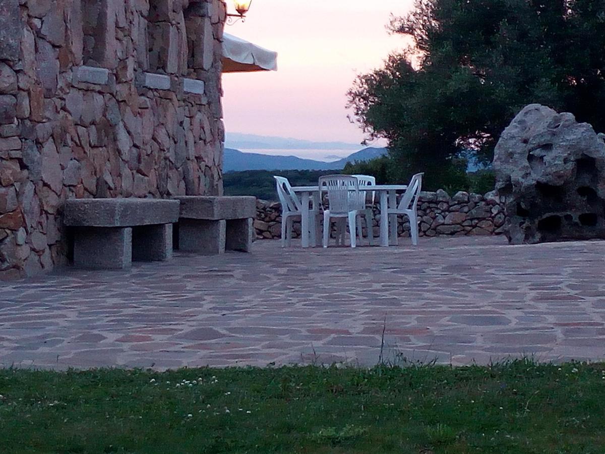 Вилла Turismo Rurale L'Agliuledda Сант'Антонио-ди-Галлура Экстерьер фото